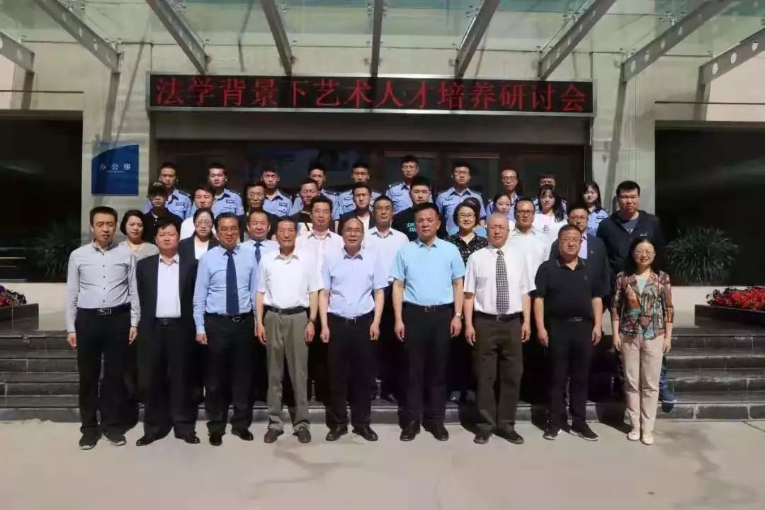 c9f4fd8aa92410f7fa00eaba9b3cef95.jpg